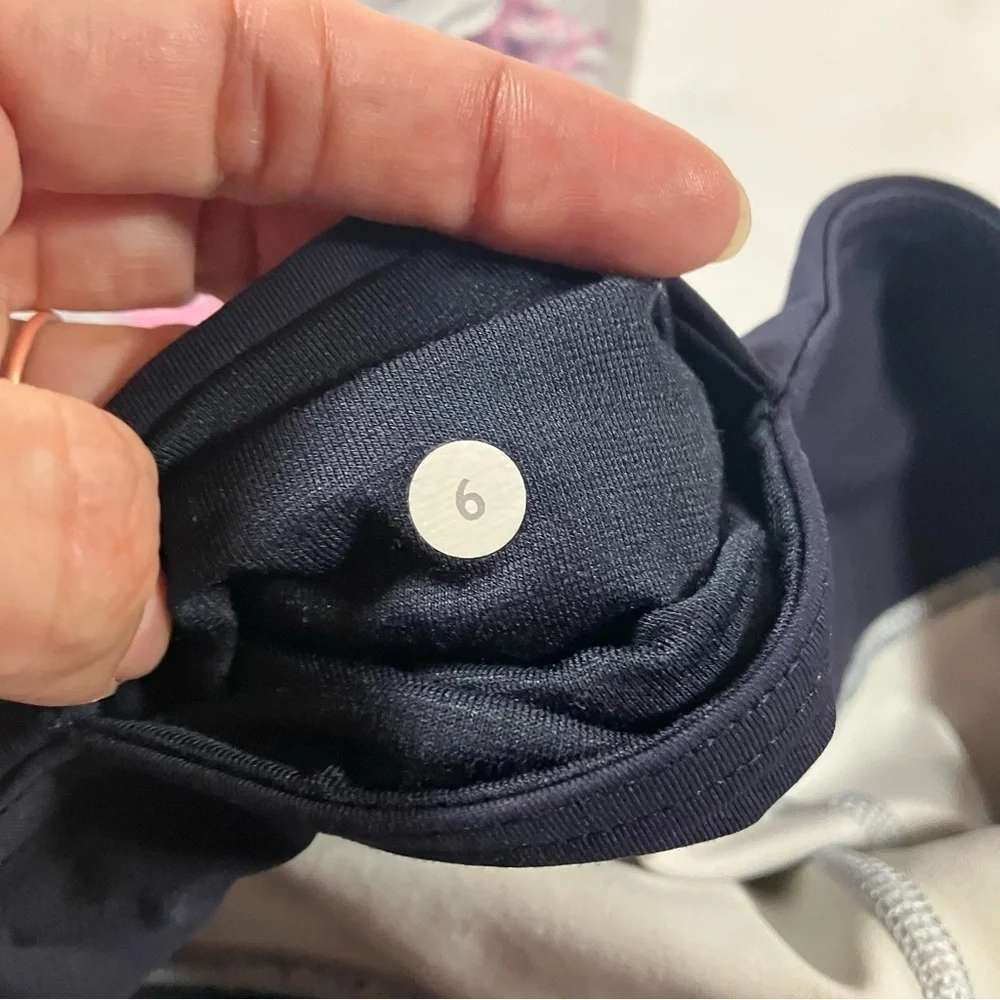 Lululemon If You're Lucky Crop Moody Mirage White Deep Navy blue silver sz 6 - Picture 10 of 11